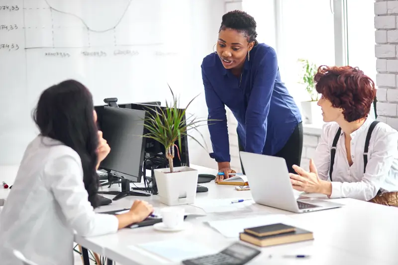 Rencontre professionnelle dans un cadre confidentiel, avec des échanges constructifs entre collègues